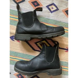 Black blundstones :Chelsea boots 558 : waterproof Moto